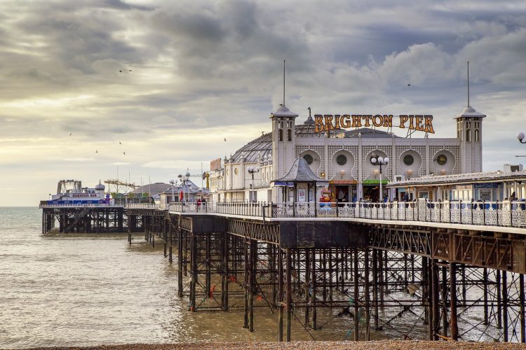 přístavní molo Brighton Pier