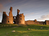 Dunstanburgh Castle - za golfem na středověký hrad